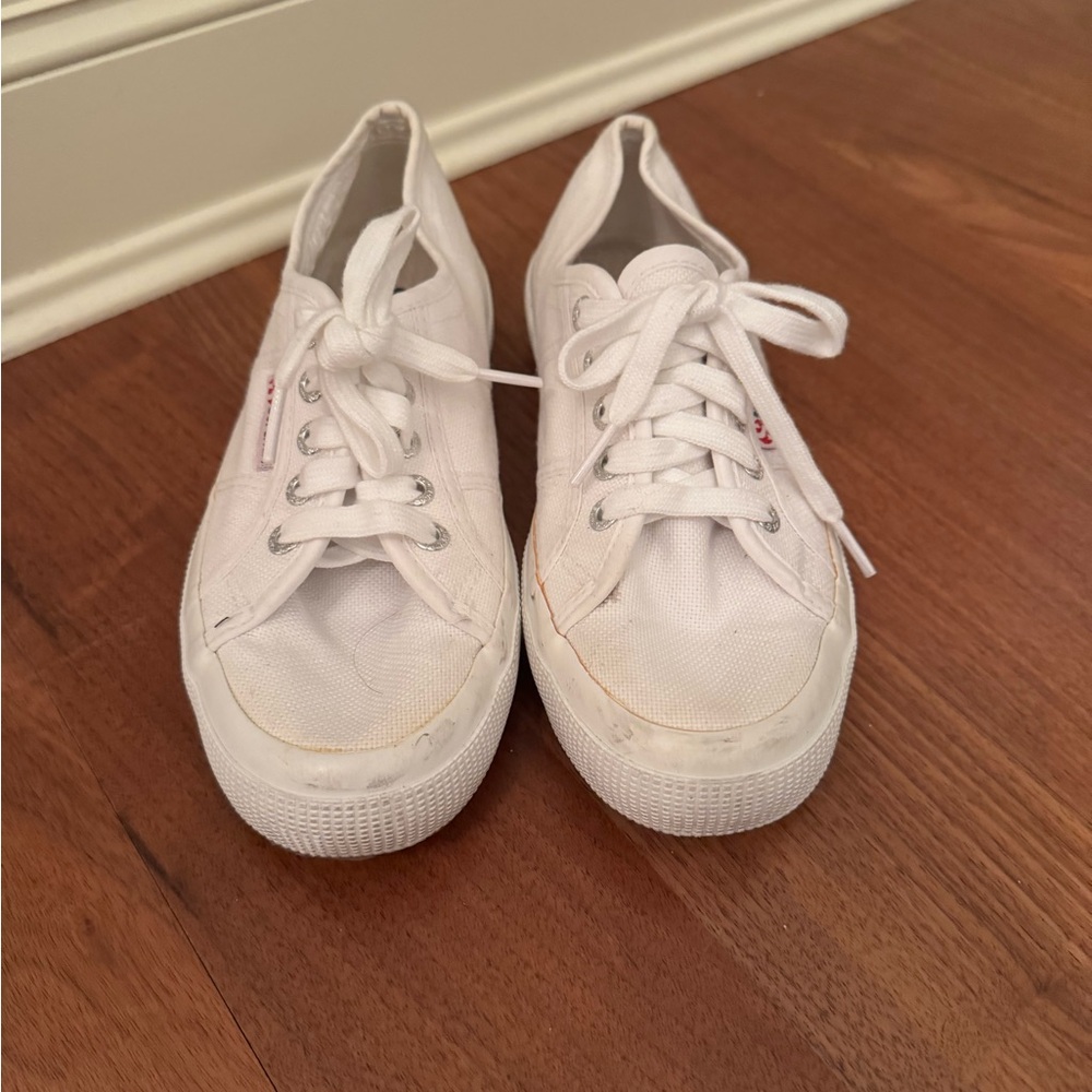 Superga Womens White Canvas 2750 cotu Sneakers